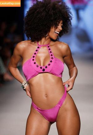 Briana Smith photo #0347