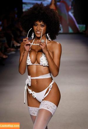 Briana Smith photo #0354