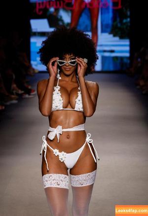 Briana Smith photo #0355