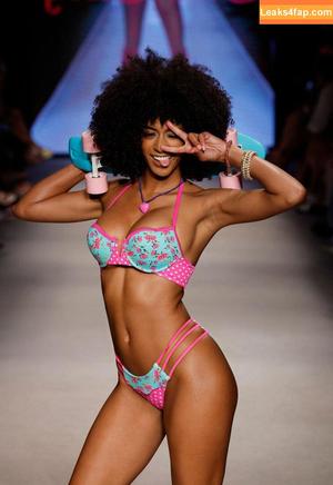 Briana Smith photo #0359