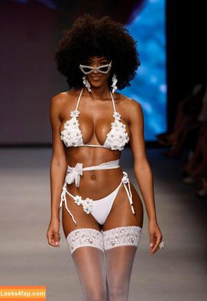 Briana Smith photo #0361