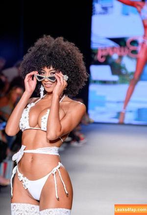 Briana Smith photo #0364