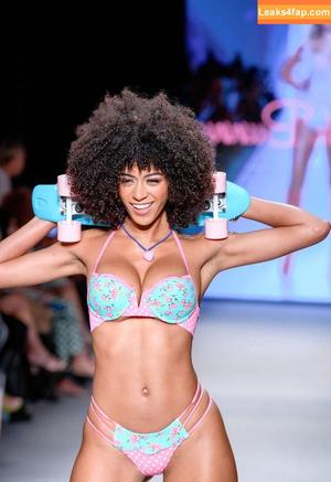 Briana Smith photo #0426