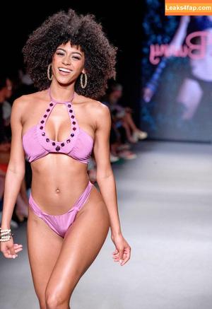 Briana Smith photo #0428