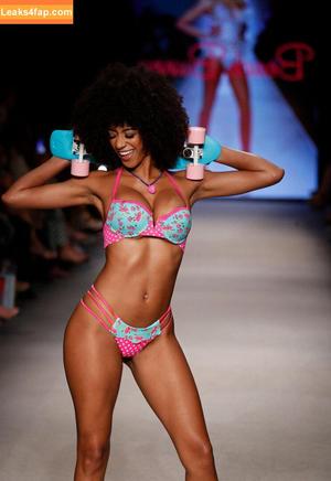 Briana Smith photo #0430