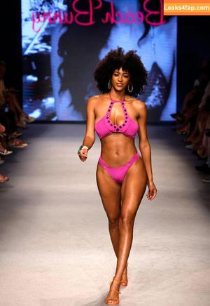 Briana Smith photo #0434