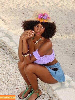 Briana Smith photo #0502