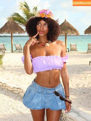 Briana Smith photo #0507