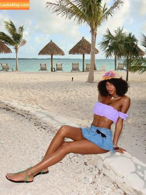 Briana Smith photo #0510