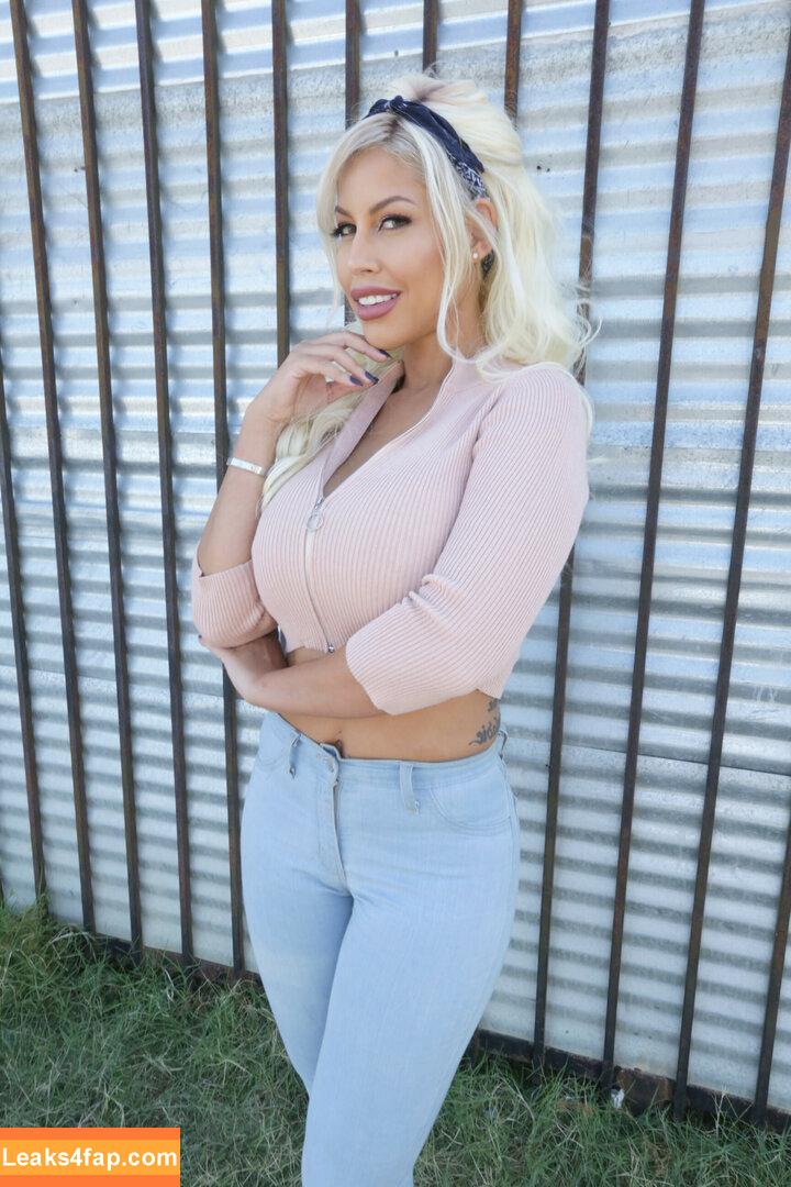 Bridgette B / bridgetteb / thisisbridgetteb leaked photo photo #0175