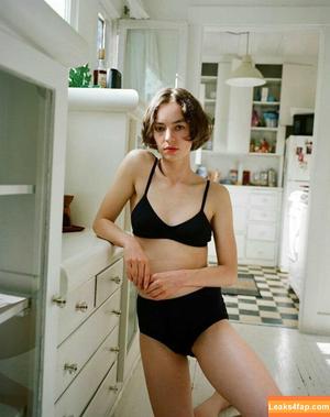 Brigette Lundy-Paine photo #0008