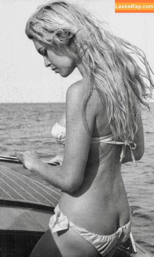 Brigitte Bardot / brigittebardotbb слитое фото фото #0018