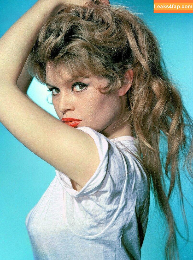 Brigitte Bardot / brigittebardotbb слитое фото фото #0035