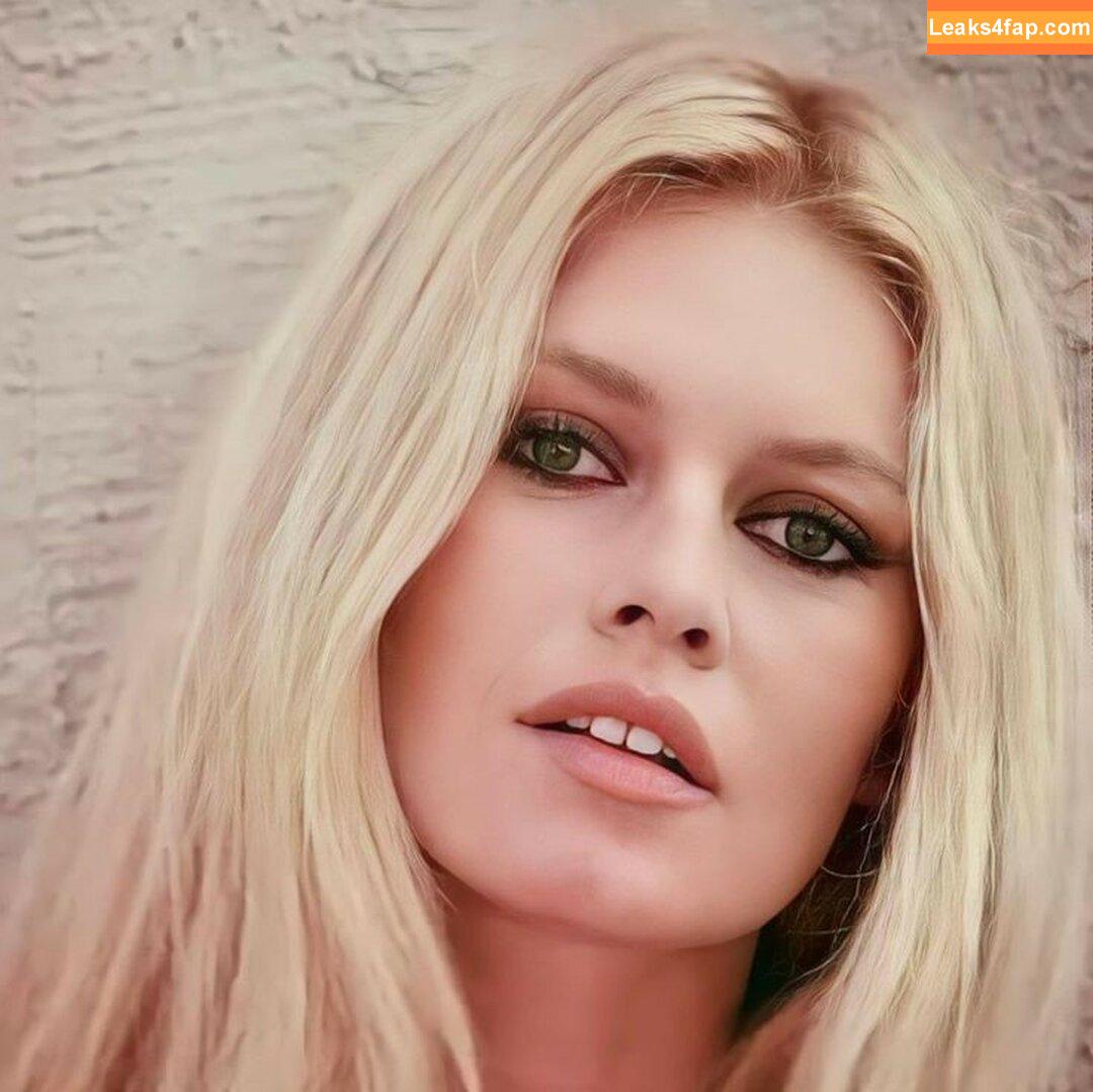 Brigitte Bardot / brigittebardotbb слитое фото фото #0039