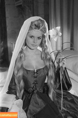 Brigitte Bardot photo #0016