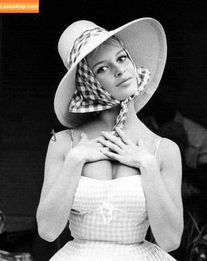 Brigitte Bardot photo #0025