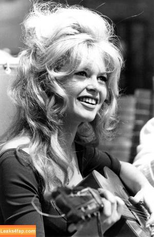 Brigitte Bardot photo #0076