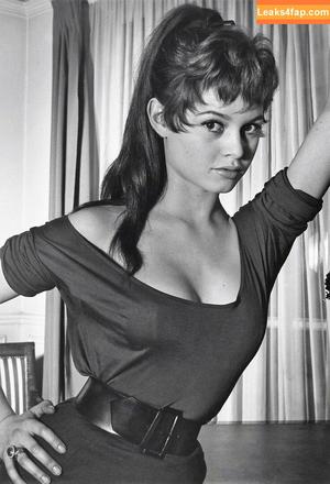 Brigitte Bardot photo #0109