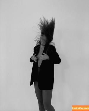 Brit Manuela фото #0516