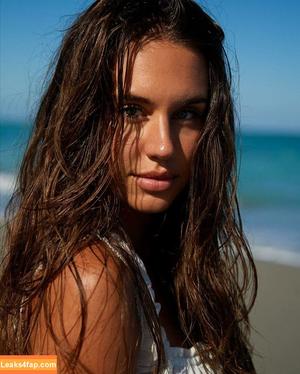 Brit Manuela фото #0736