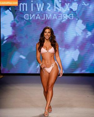 Brit Manuela фото #0799