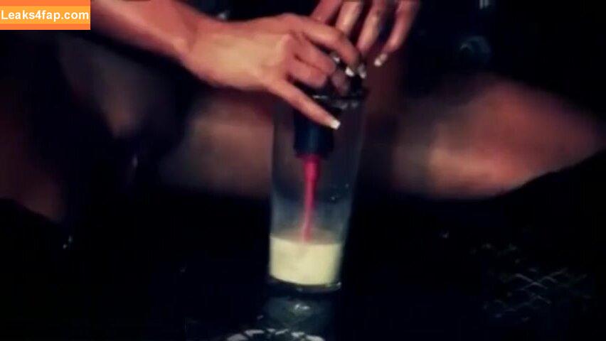 British 00's Porn / iamthirtyaf leaked photo photo #0009