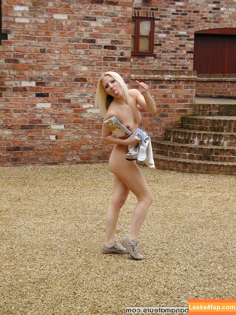 British 00's Porn / iamthirtyaf leaked photo photo #0300