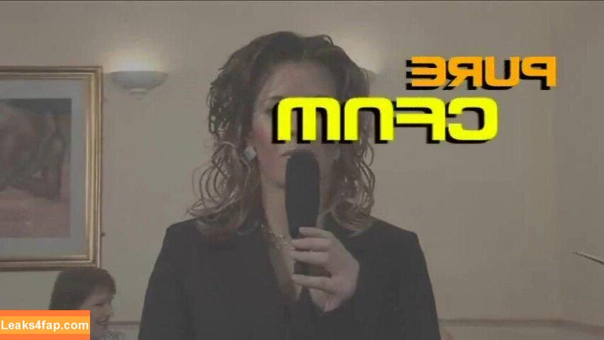 British 00's Porn / iamthirtyaf leaked photo photo #0469