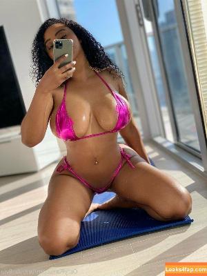 BritishOlivia photo #0379