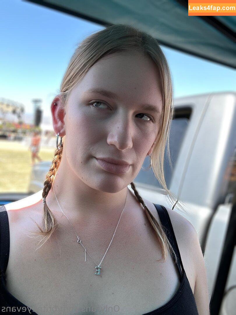 britneyevans /  leaked photo photo #0025