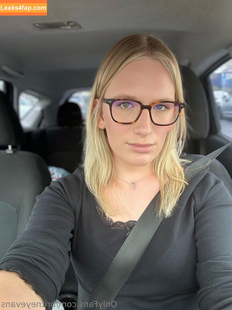 britneyevans /  leaked photo photo #0039