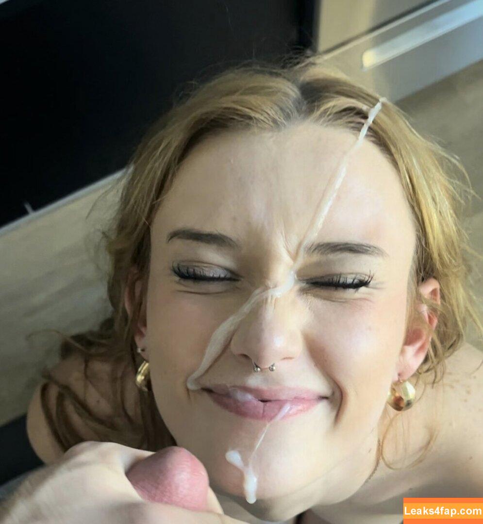 Britni Kitten / KittenBritni / britnikitten / britnithecat leaked photo photo #0185