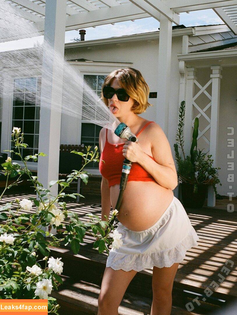 Britt Robertson / brittlrobertson / masterrobertson leaked photo photo #0106