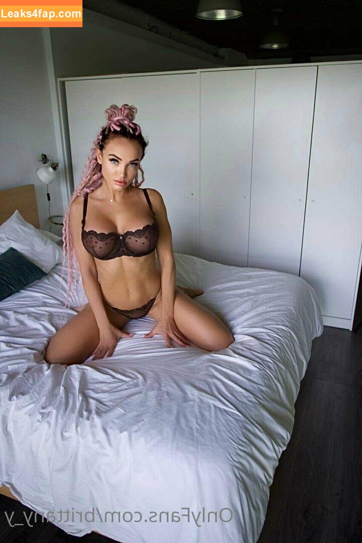 brittany_y / Brittany / _.brittany.y leaked photo photo #0019