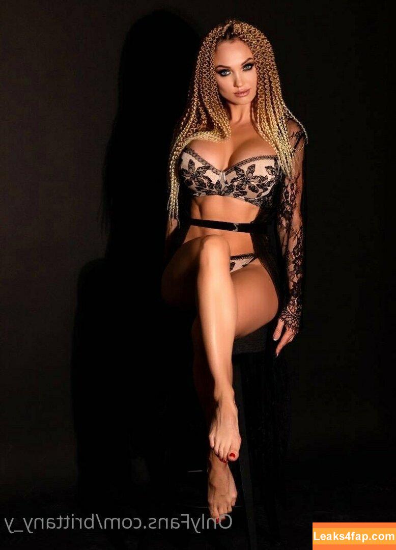 brittany_y / Brittany / _.brittany.y leaked photo photo #0024