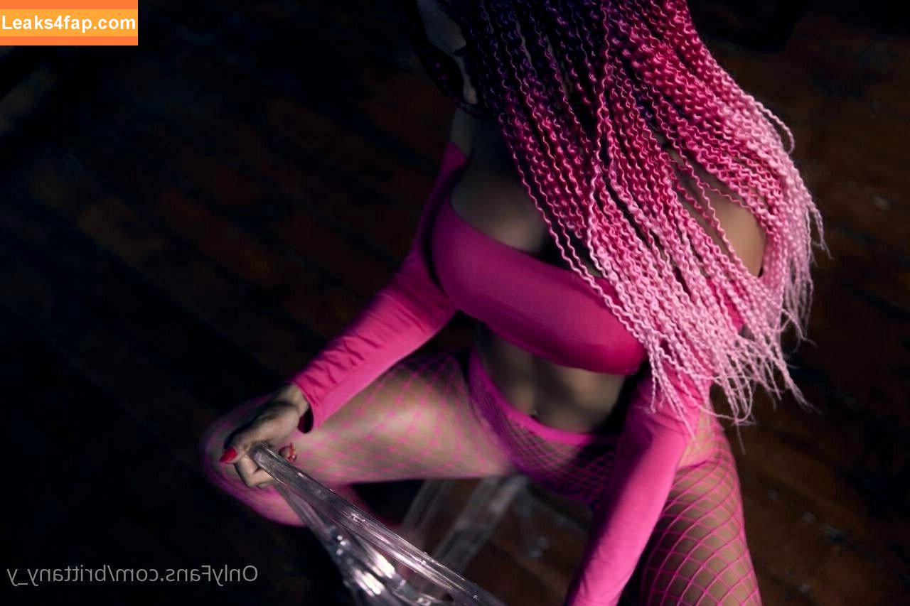 brittany_y / Brittany / _.brittany.y leaked photo photo #0028
