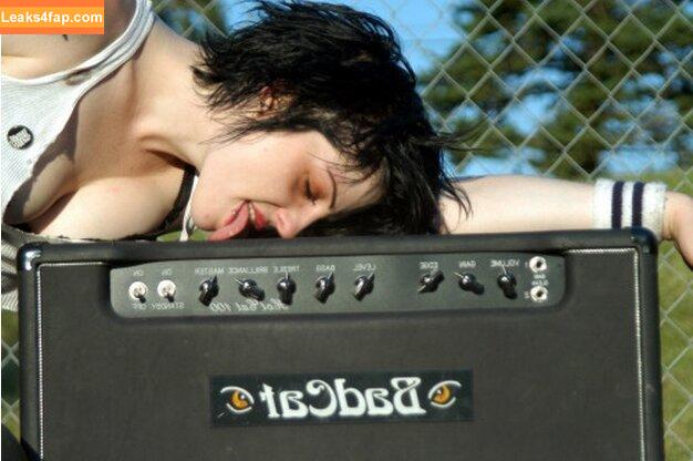 Brody Dalle / nerdjuice79 слитое фото фото #0017