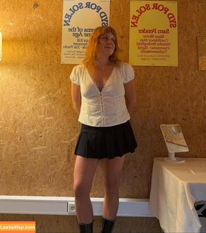 Brooke Bentham photo #0001