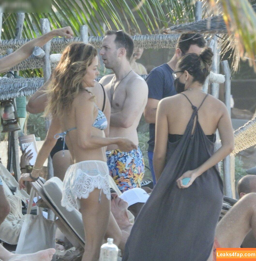 Brooke Burke / brookeburke leaked photo photo #0195