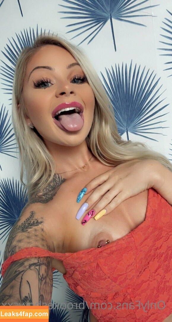 brookeshowsxx leaked photo photo #0943