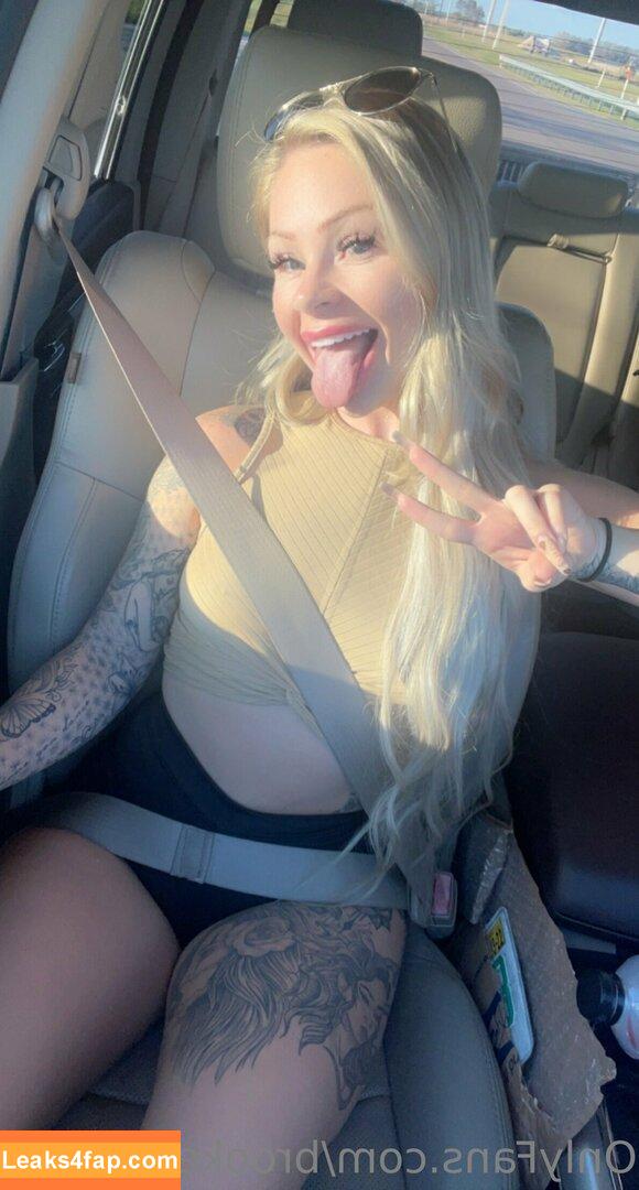 brookeshowsxx leaked photo photo #1268