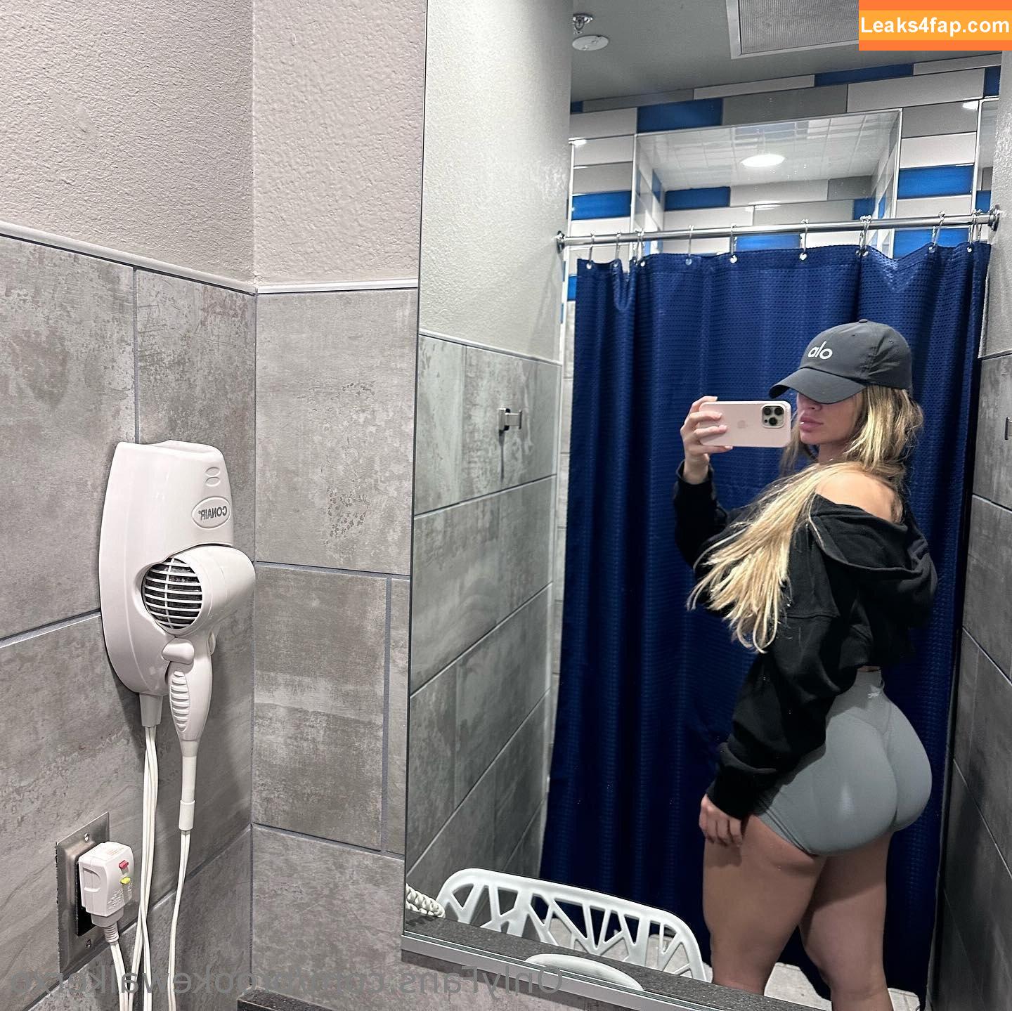 Brookewalkerxo / brookewalkeroxo leaked photo photo #0006