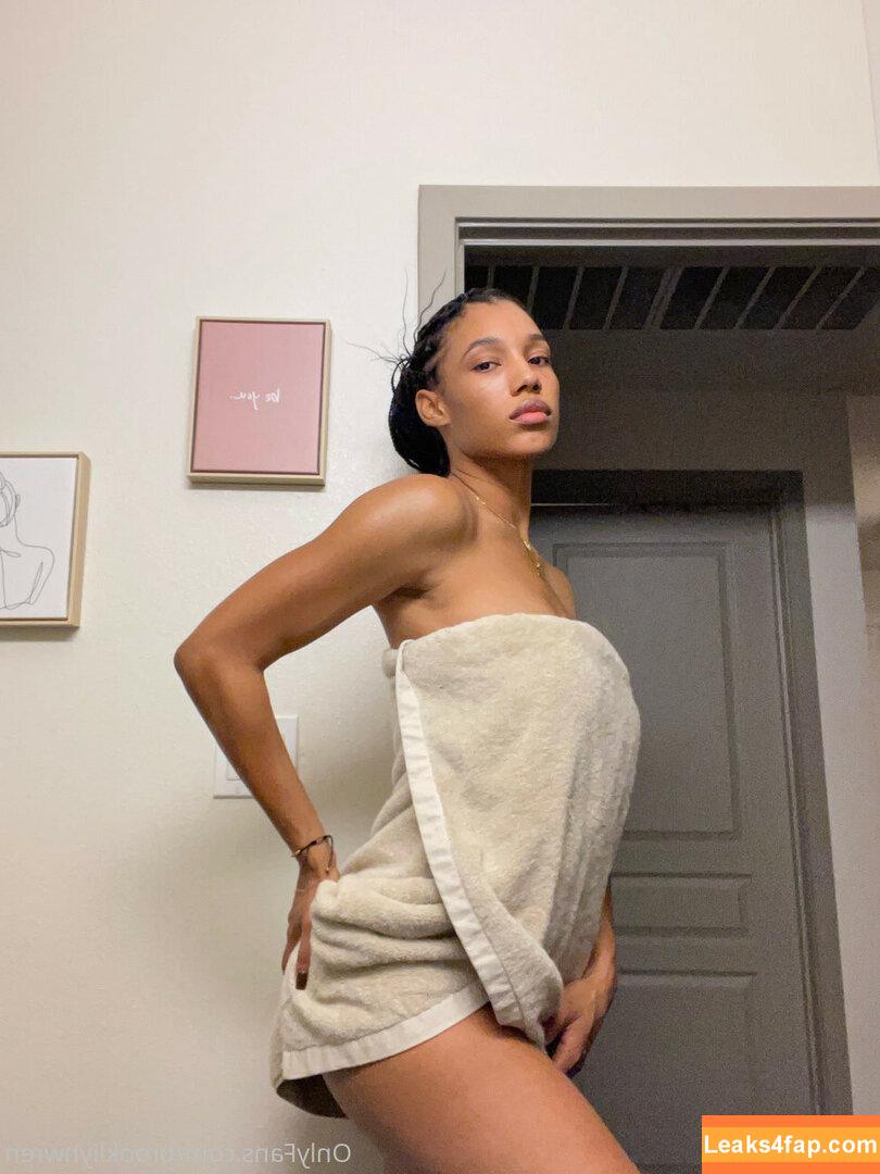 Brookliyn Wren / UFC Ring Girl / brookliyn_wren / brookliynwren / helloBROOKLIYN слитое фото фото #0037