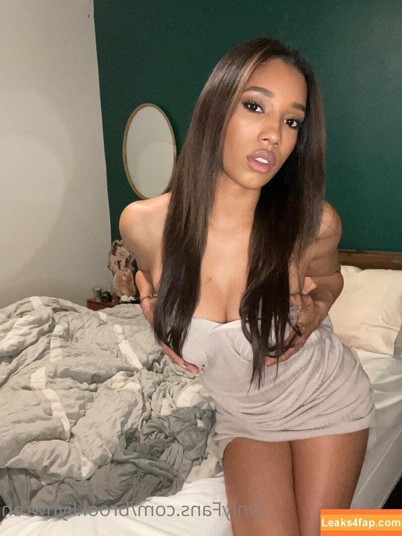 Brookliyn Wren / UFC Ring Girl / brookliyn_wren / brookliynwren / helloBROOKLIYN leaked photo photo #0085