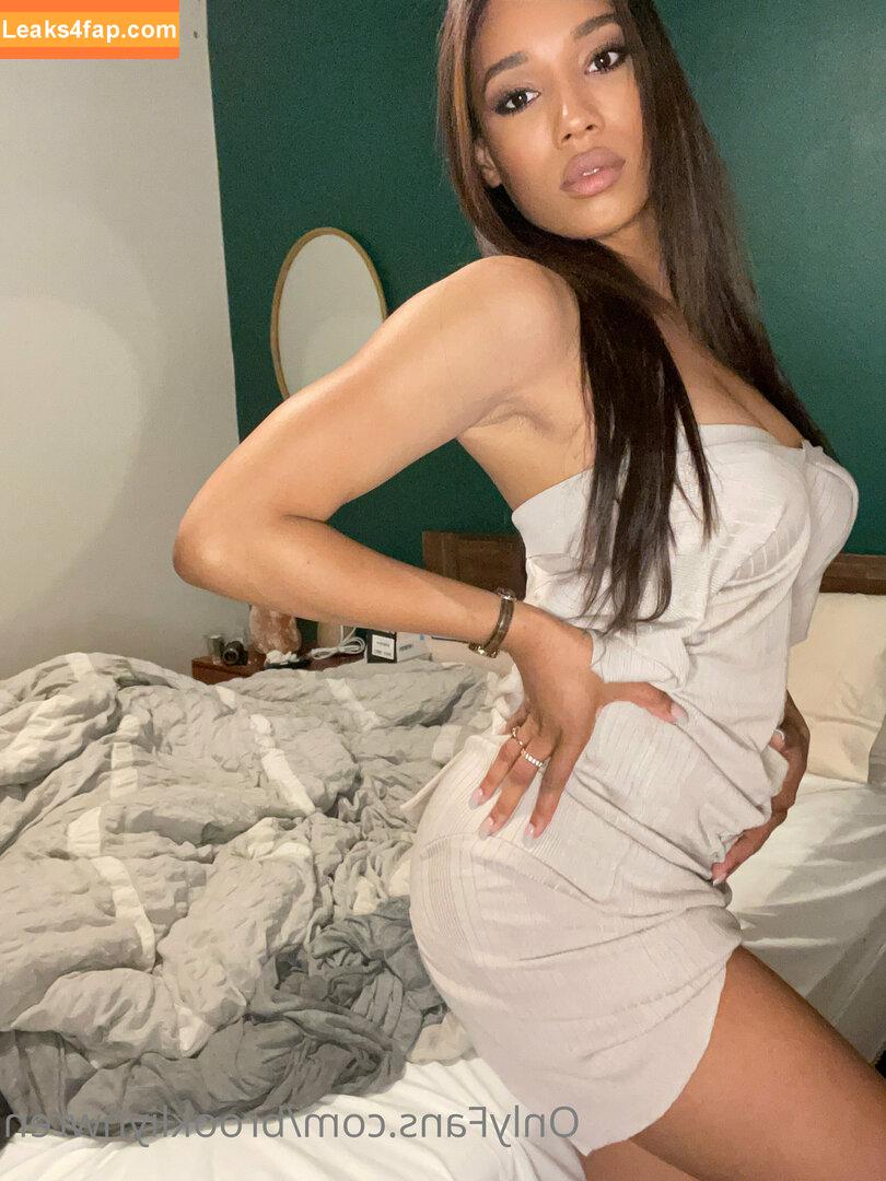 Brookliyn Wren / UFC Ring Girl / brookliyn_wren / brookliynwren / helloBROOKLIYN leaked photo photo #0087