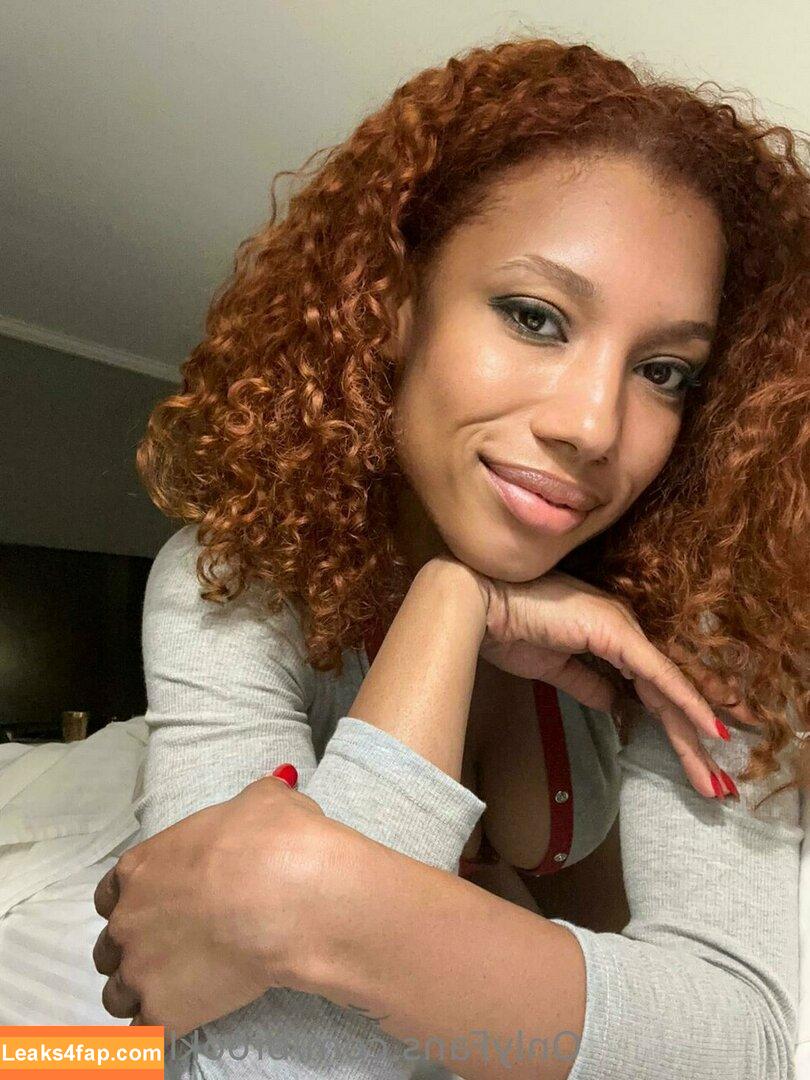 Brookliyn Wren / UFC Ring Girl / brookliyn_wren / brookliynwren / helloBROOKLIYN leaked photo photo #0211