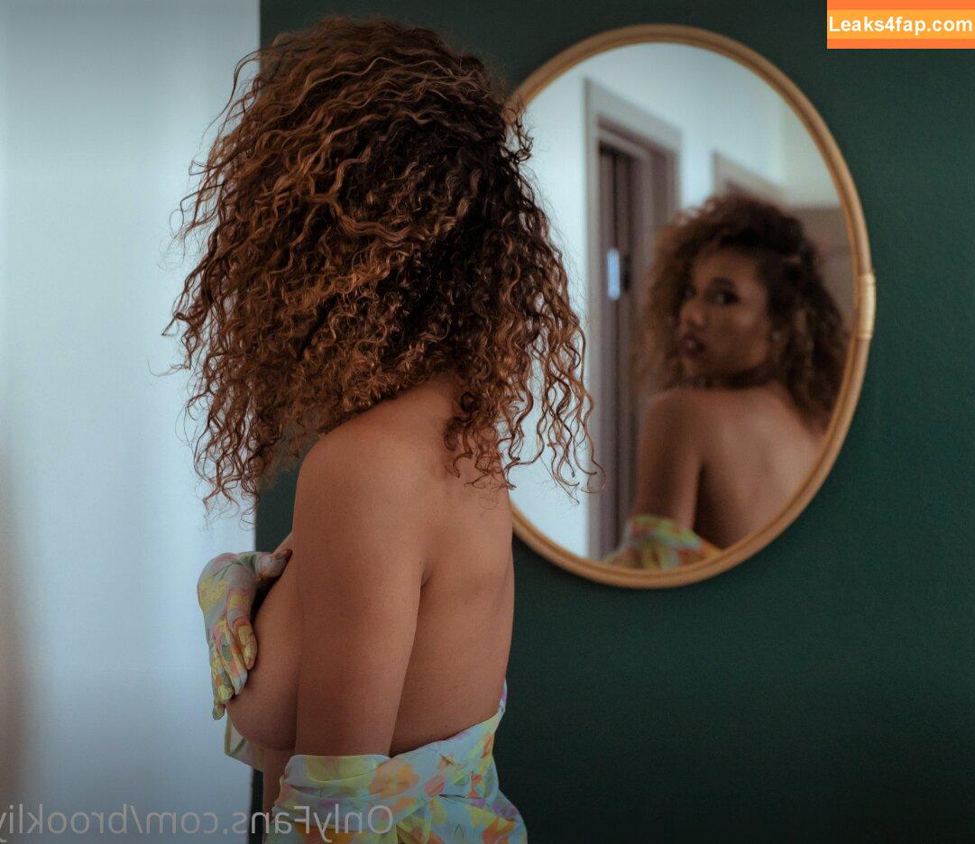 Brookliyn Wren / UFC Ring Girl / brookliyn_wren / brookliynwren / helloBROOKLIYN leaked photo photo #0237