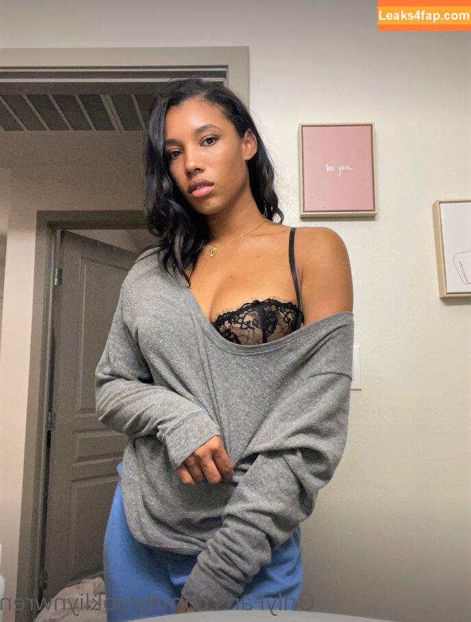 Brookliyn Wren / UFC Ring Girl / brookliyn_wren / brookliynwren / helloBROOKLIYN leaked photo photo #0409