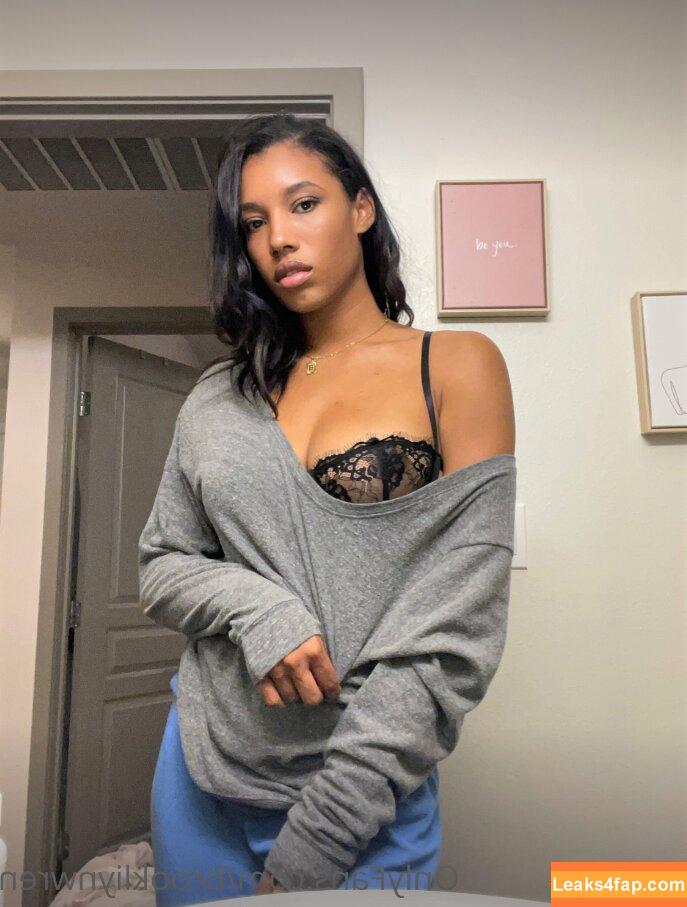 Brookliyn Wren / UFC Ring Girl / brookliyn_wren / brookliynwren / helloBROOKLIYN leaked photo photo #0438