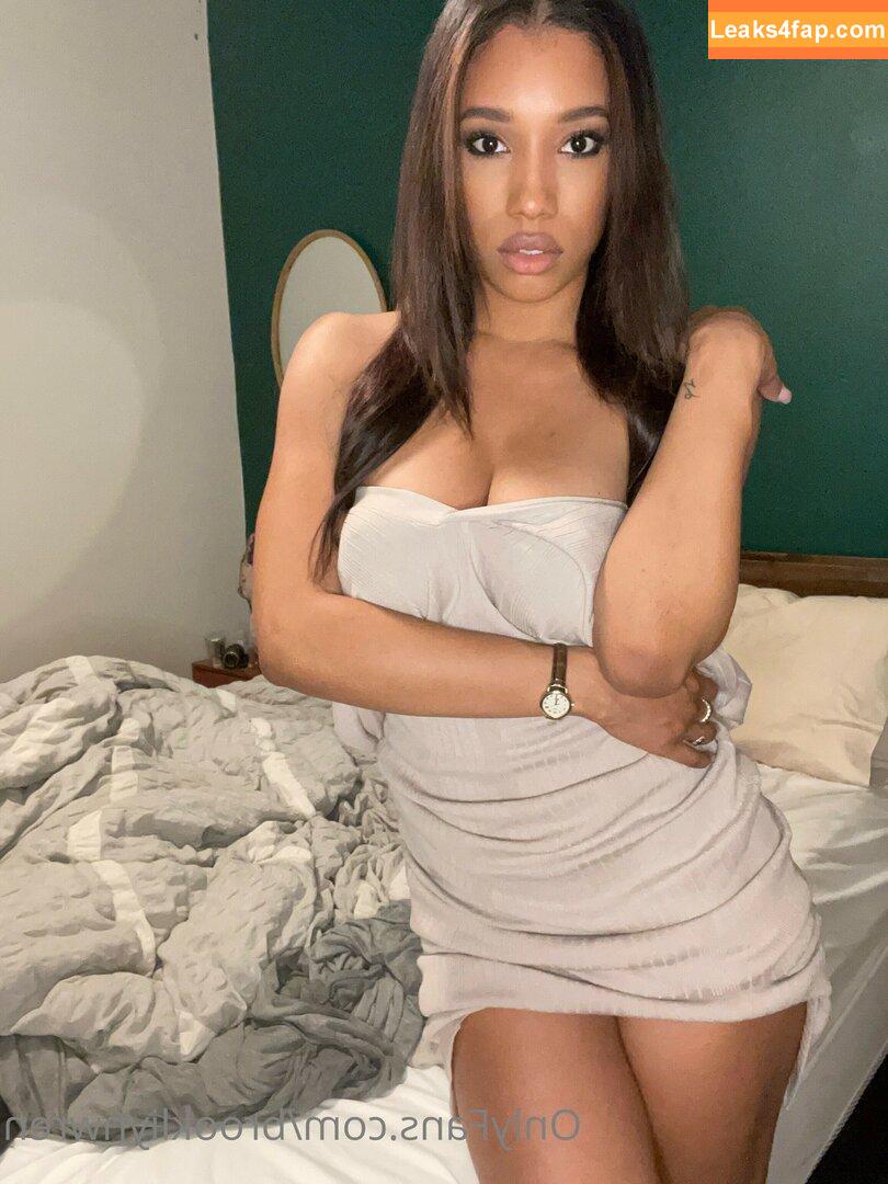 Brookliyn Wren / UFC Ring Girl / brookliyn_wren / brookliynwren / helloBROOKLIYN leaked photo photo #0552